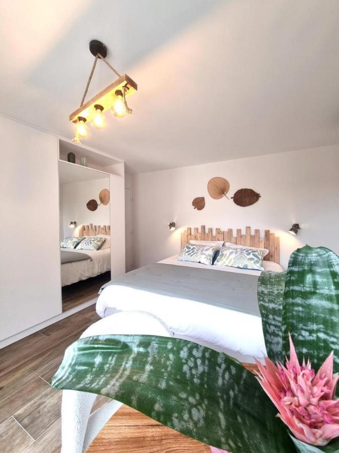 Bed and Breakfast La Cle Des Chaumes à Boisset-lès-Montrond Extérieur photo